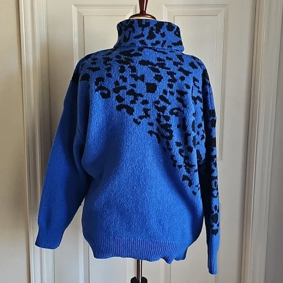 SHEIN Blue Leopard Print Turtleneck Sweater - Picture 4 of 6